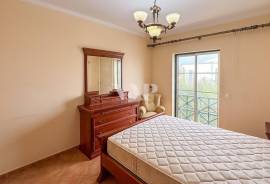 3 Bedroom Apartment with Pool and Garage in Almancil