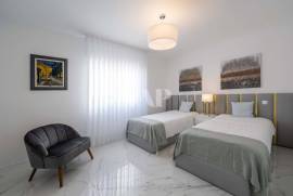 2 bedroom apartment for annual rental with swimming pool, Vilamoura Centre