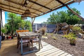 Exclusive and modern countryside Quinta on large plot, minutes from Moncarapacho