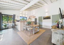 Exclusive and modern countryside Quinta on large plot, minutes from Moncarapacho