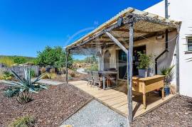 Exclusive and modern countryside Quinta on large plot, minutes from Moncarapacho