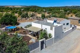 Exclusive and modern countryside Quinta on large plot, minutes from Moncarapacho