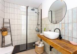 South facing Tavira townhouse with basement, rear patio garden & attic