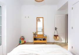 South facing Tavira townhouse with basement, rear patio garden & attic