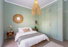 South facing Tavira townhouse with basement, rear patio garden & attic