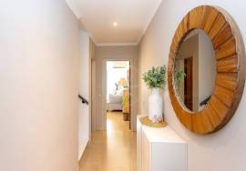 South facing Tavira townhouse with basement, rear patio garden & attic