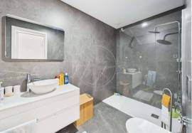 Tavira centre 3 bed penthouse with huge private roof terrace & garage