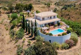 4 Bedroom Villa with Pool & Magnificent Views in Countryside