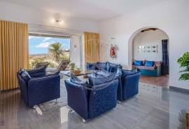 4 Bedroom Villa with Pool & Magnificent Views in Countryside