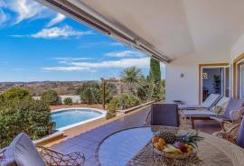 4 Bedroom Villa with Pool & Magnificent Views in Countryside