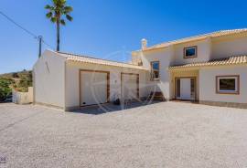 4 Bedroom Villa with Pool & Magnificent Views in Countryside