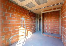 New 3 bedroom Tavira centre apartment with garage & terraces