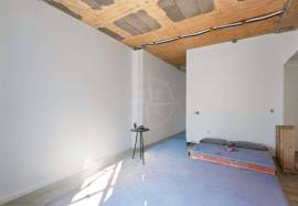 New 3 bedroom Tavira centre apartment with garage & terraces