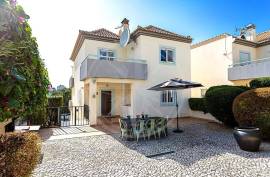 Elegant Detached 4 Bedroom Tavira Villa with Private Pool, Garden & Sea Views