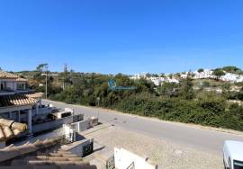 Semi-detached house 2+2 bedrooms with pool located in Caliços in Albufeira