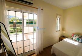 Semi-detached house 2+2 bedrooms with pool located in Caliços in Albufeira