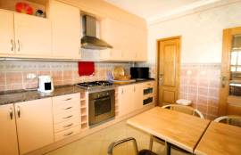 Semi-detached house 2+2 bedrooms with pool located in Caliços in Albufeira