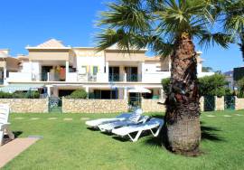 Semi-detached house 2+2 bedrooms with pool located in Caliços in Albufeira