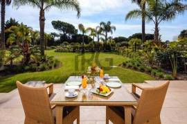 Modern luxurious hotel apartment living in Quinta do Lago