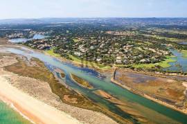 Modern luxurious hotel apartment living in Quinta do Lago