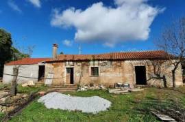 Great Plot of Land & Renovation Project For Sale In Vale de Prazeres and Mata da Rainha Fundão