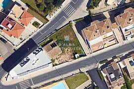 Ruin | Olhos de Água | Close to the beach Ruin | Olhos de Água | Close to the beach