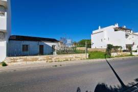 Ruin | Olhos de Água | Close to the beach Ruin | Olhos de Água | Close to the beach