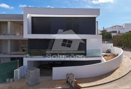 M4 Modern villa with garage and swimming pool