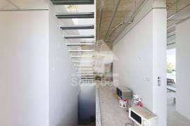 M4 Modern villa with garage and swimming pool