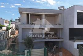 M4 Modern villa with garage and swimming pool