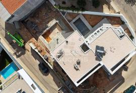 M4 Modern villa with garage and swimming pool