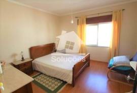 Large 3 bedroom apartment furnished and equipped
