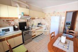 Large 3 bedroom apartment furnished and equipped