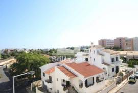 Large 3 bedroom apartment furnished and equipped