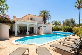 3 Bedroom Villa with Private Pool and Garden 3 Bedroom Villa with Private Pool and Garden