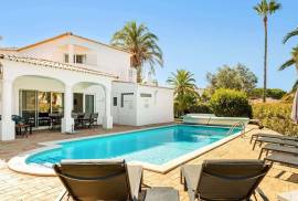 3 Bedroom Villa with Private Pool and Garden 3 Bedroom Villa with Private Pool and Garden