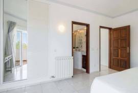 3 Bedroom Villa with Private Pool and Garden 3 Bedroom Villa with Private Pool and Garden