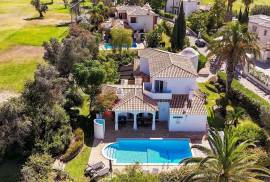 3 Bedroom Villa with Private Pool and Garden 3 Bedroom Villa with Private Pool and Garden