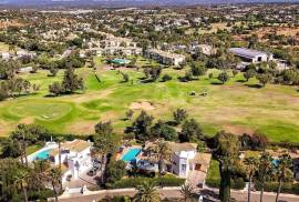 3 Bedroom Villa with Private Pool and Garden 3 Bedroom Villa with Private Pool and Garden