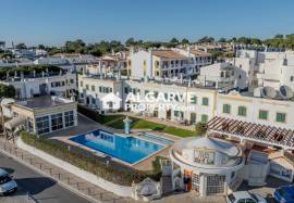 Two bedroom townhouse close to the beach and all amenities in Vilamoura, Algarve