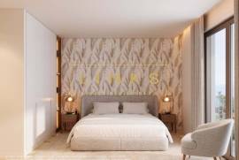 Luxury T3 -bedroom apartment in Calheta – Furnished, spacious areas, private parking and jacuzzi