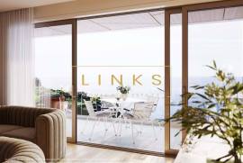 Luxury T3 -bedroom apartment in Calheta – Furnished, spacious areas and private parking