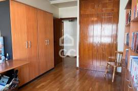 Large and Bright 3 Bedroom Apartment with Parking Space on Avenida Fernão de Magalhães, Porto Large and Bright 3 Bedroom Apartment with Parking Space on Avenida Fernão de Magalhães, Porto