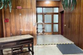 Large and Bright 3 Bedroom Apartment with Parking Space on Avenida Fernão de Magalhães, Porto Large and Bright 3 Bedroom Apartment with Parking Space on Avenida Fernão de Magalhães, Porto