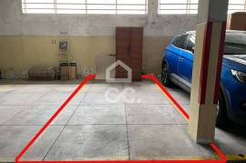 Large and Bright 3 Bedroom Apartment with Parking Space on Avenida Fernão de Magalhães, Porto Large and Bright 3 Bedroom Apartment with Parking Space on Avenida Fernão de Magalhães, Porto