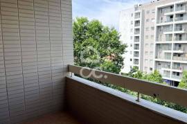 Large and Bright 3 Bedroom Apartment with Parking Space on Avenida Fernão de Magalhães, Porto Large and Bright 3 Bedroom Apartment with Parking Space on Avenida Fernão de Magalhães, Porto