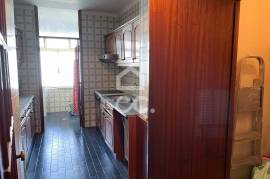 Large and Bright 3 Bedroom Apartment with Parking Space on Avenida Fernão de Magalhães, Porto Large and Bright 3 Bedroom Apartment with Parking Space on Avenida Fernão de Magalhães, Porto