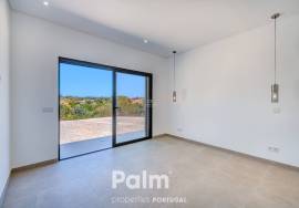 Renovated 4-Bedroom Villa | Heated Pool & Sea Views | Carvoeiro