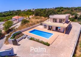Renovated 4-Bedroom Villa | Heated Pool & Sea Views | Carvoeiro