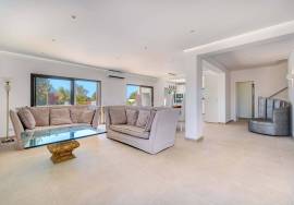 Renovated 4-Bedroom Villa | Heated Pool & Sea Views | Carvoeiro